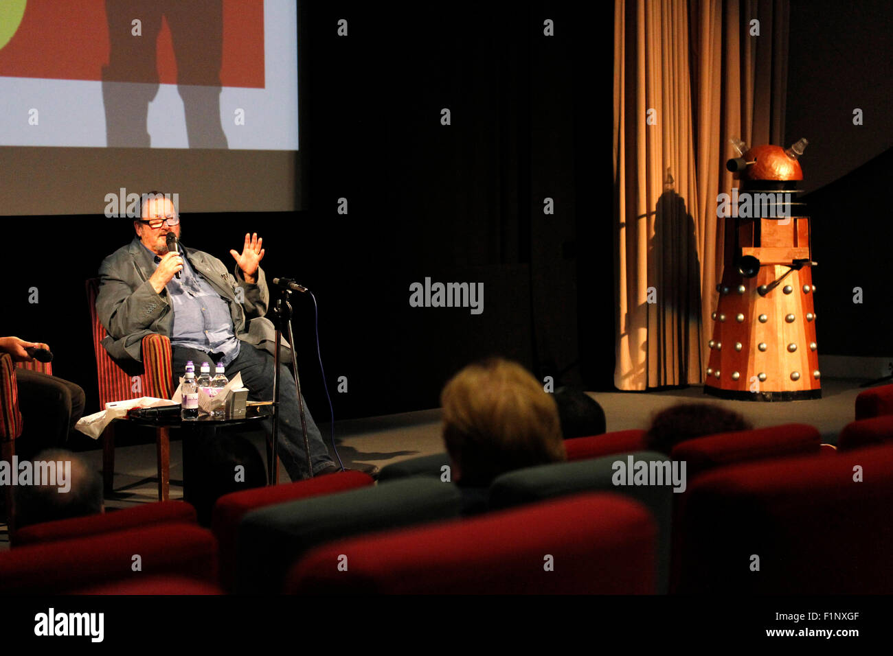 Derby, Regno Unito. 5 Settembre, 2015. Terrence cazzi e un Dalek 5 settembre 2015 Whooverville VII - Il Quad nel Derby Credito: Pete Jenkins/Alamy Live News Foto Stock