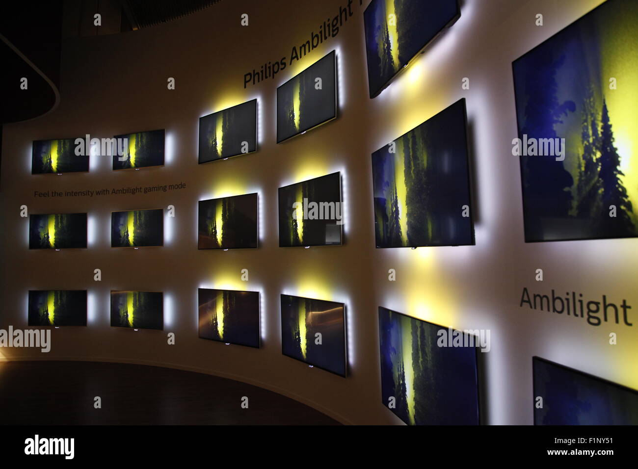 Berlino, Germania. Il 4 settembre, 2015. IFA 2015, Philips Ambilight credito Televisione: Stefan Papp/Alamy Live News Foto Stock