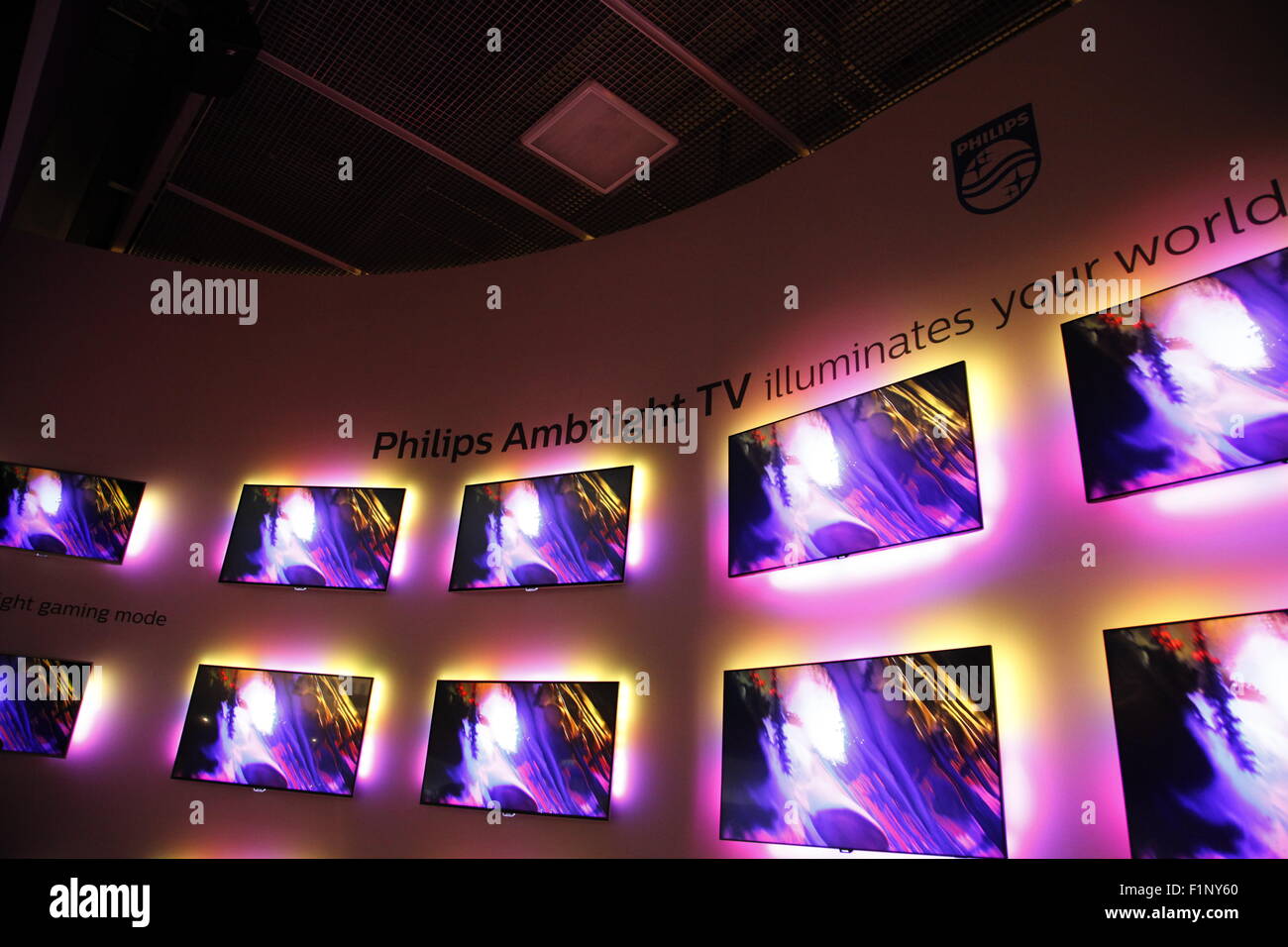 Berlino, Germania. Il 4 settembre, 2015. IFA 2015, Philips Ambilight credito Televisione: Stefan Papp/Alamy Live News Foto Stock