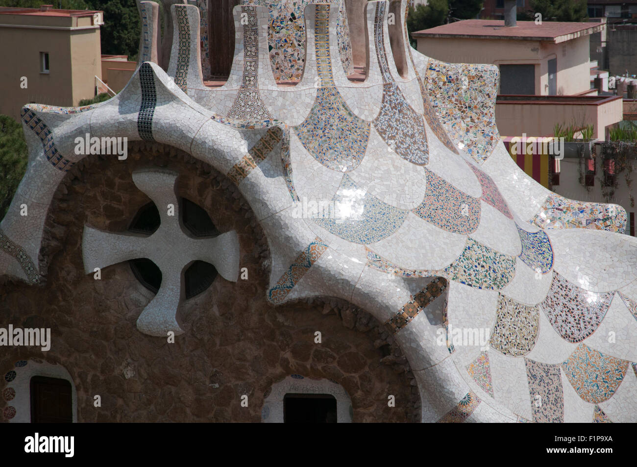 Casa del Guarda tetto, Parc Güell, zona monumentale, Barcellona Foto stock  - Alamy
