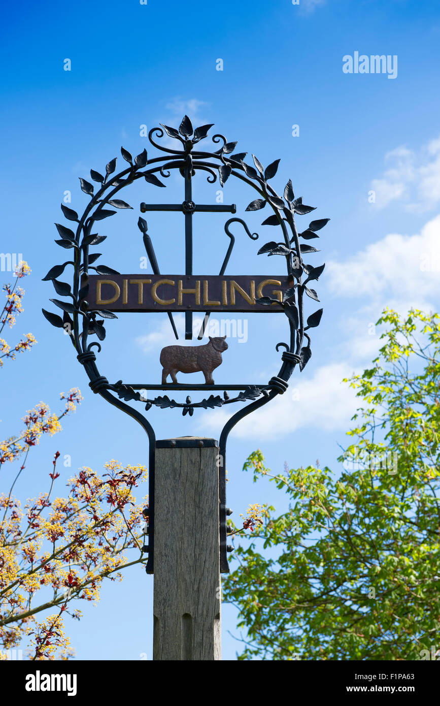 Villaggio Ditchling segno, Ditchling, East Sussex, Regno Unito Foto Stock