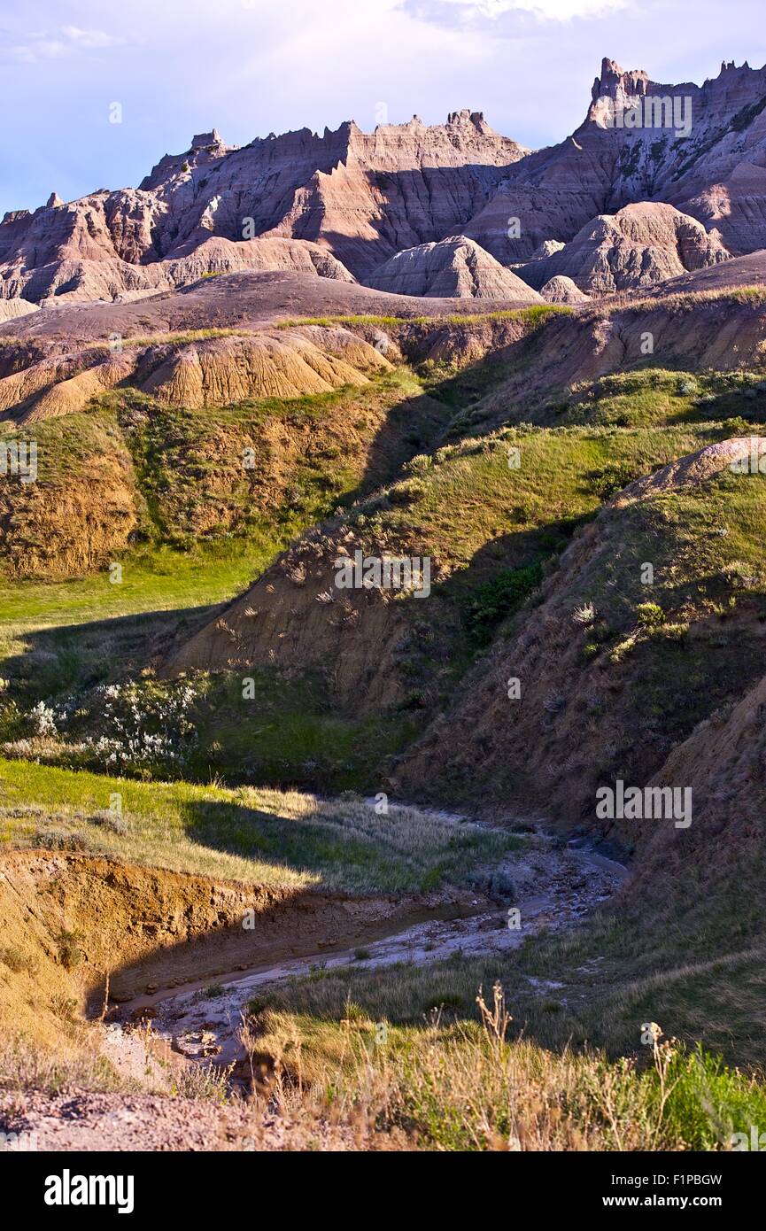 Scenic Badlands - Verticale Badlands scenario al tramonto. Dakota del Sud, Stati Uniti d'America. Natura raccolta di fotografie. Foto Stock
