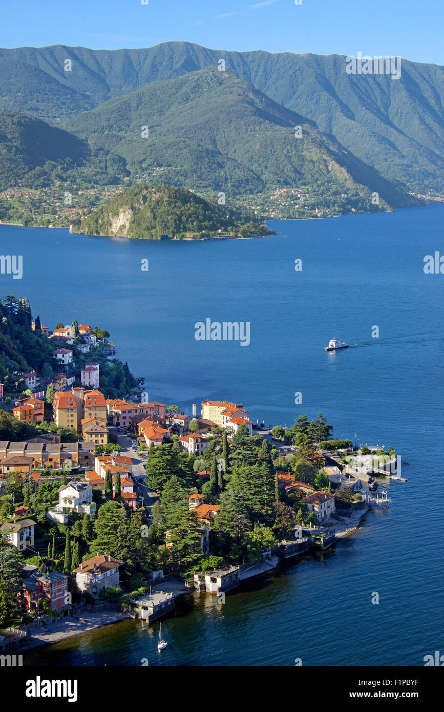 Vista aerea Varenna e il Lago di Como lombardia italia Foto Stock