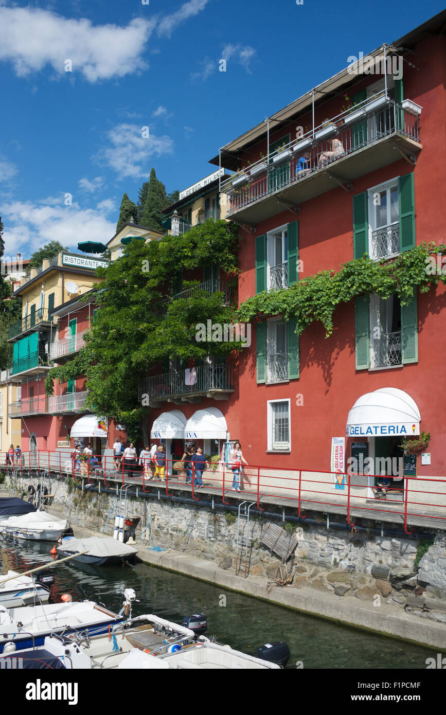 Waterfront città vecchia Varenna Lago di Como lombardia italia Foto Stock