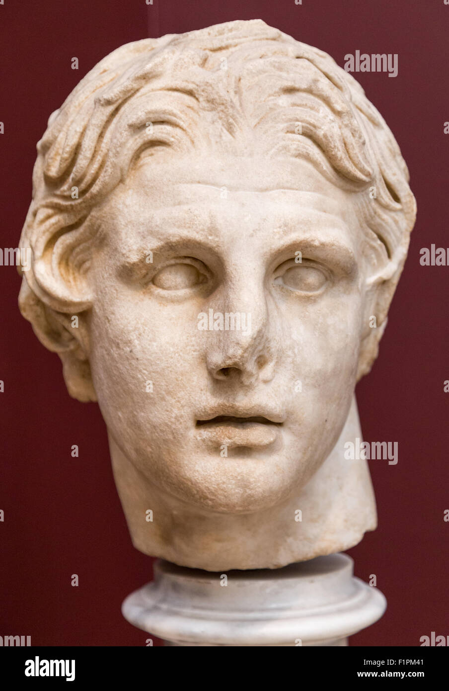 Una testa di marmo di Alessandro il Grande II Secolo a.c. in mostra nel Museo Archeologico di Istanbul in Turchia Foto Stock
