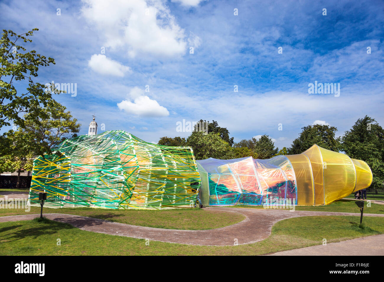 6 Settembre 2015 - padiglione a serpentina 2015 dagli architetti spagnoli Selgascano in Hyde Park, London, Regno Unito Foto Stock