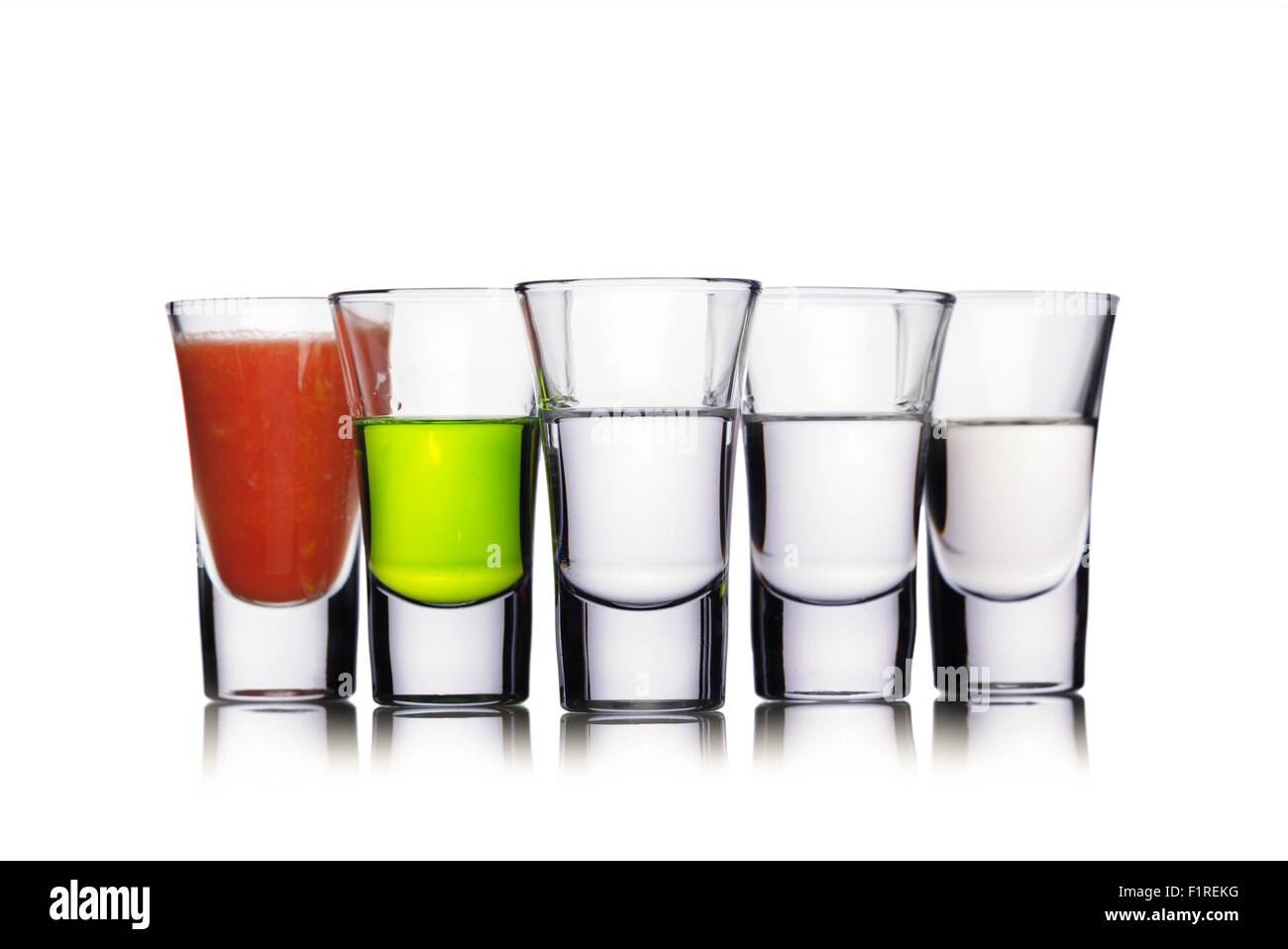 Serie di cocktail alcolico in un bicchierini Foto Stock