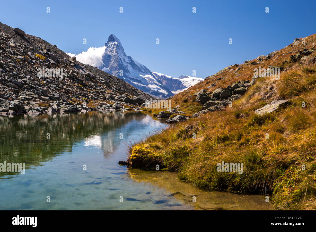 Il Cervino all'alba visto da Stellisee, Zermatt, Canton Vallese, Pennine, alpi svizzere, Svizzera, Europa Foto Stock
