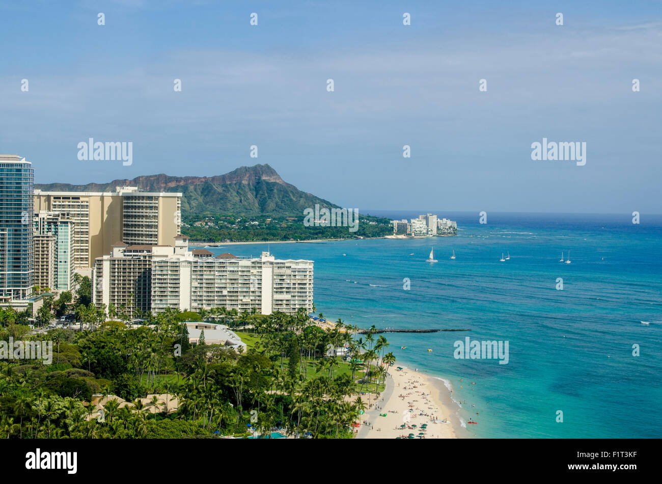 La spiaggia di Waikiki e Diamond Head, Waikiki, Honolulu Oahu, Hawaii, Stati Uniti d'America, il Pacifico Foto Stock