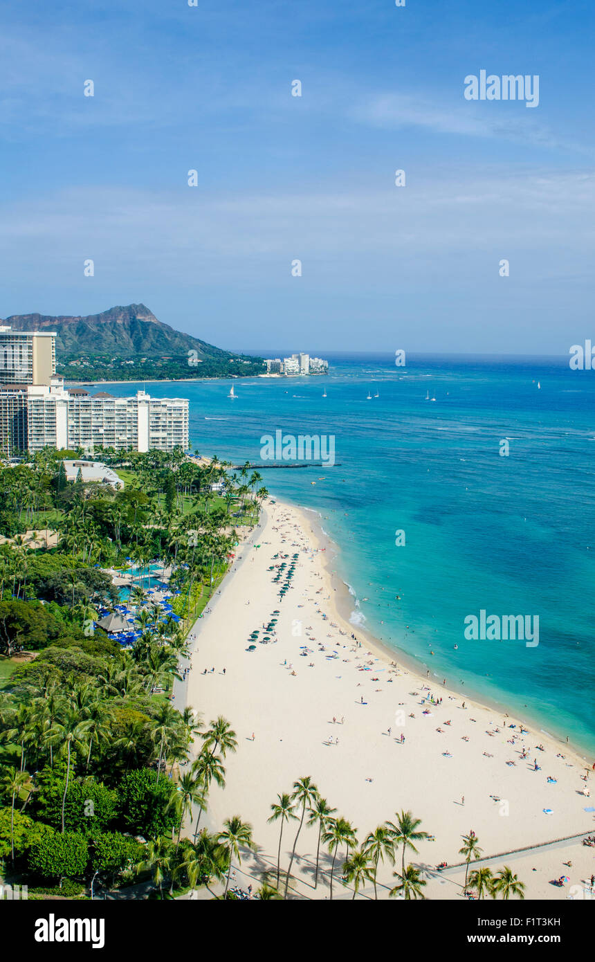 La spiaggia di Waikiki e Diamond Head, Waikiki, Honolulu Oahu, Hawaii, Stati Uniti d'America, il Pacifico Foto Stock