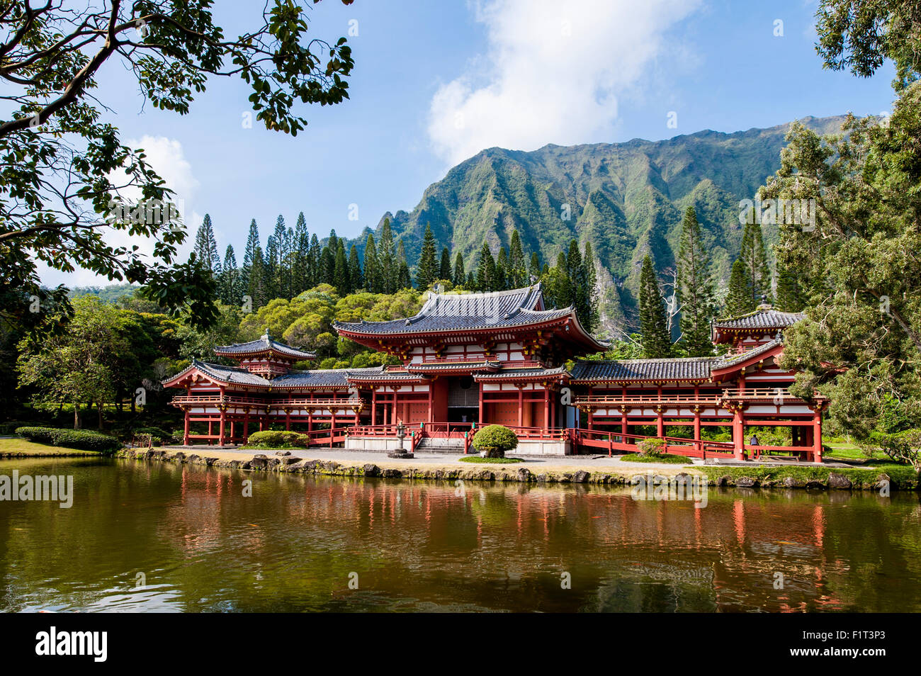 Tempio Byodo-In, Valle dei Templi, Kaneohe, Oahu, Hawaii, Stati Uniti d'America, il Pacifico Foto Stock