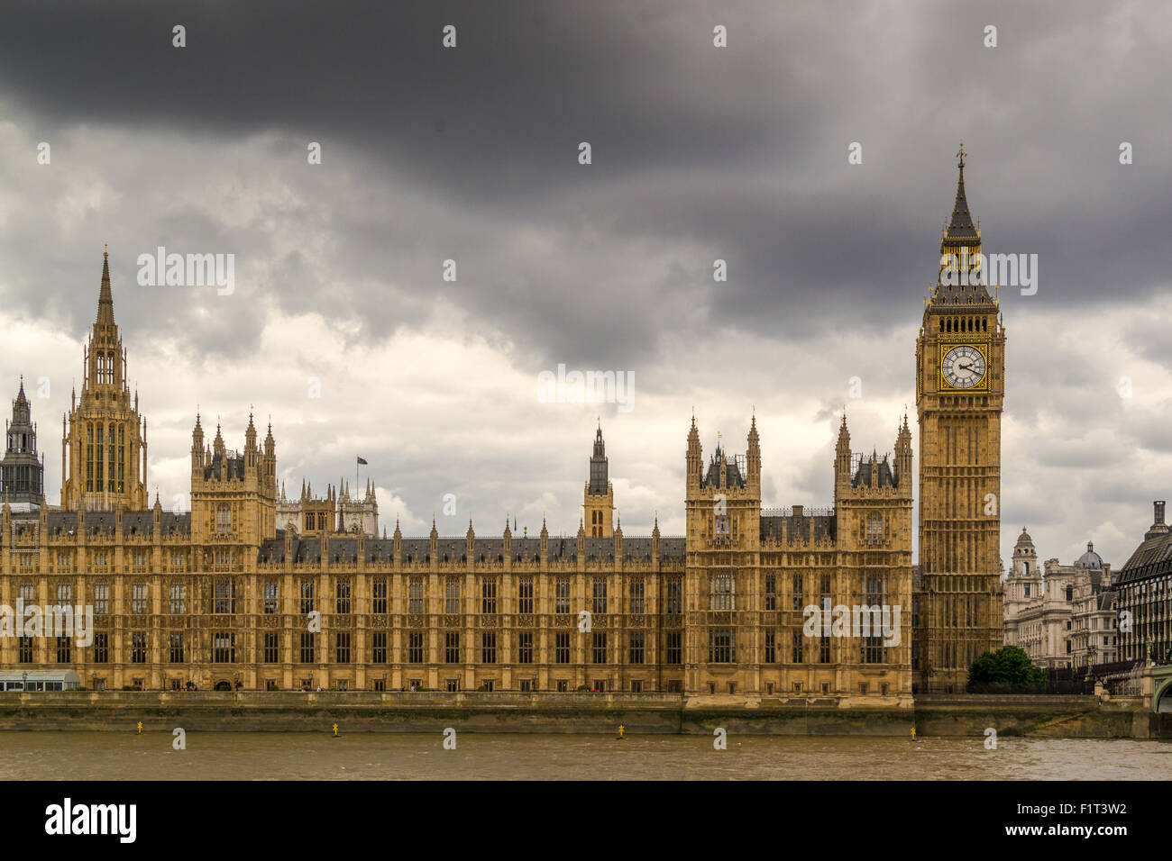 Londra famosa attrazione turistica il Big Ben e il Parlamento in Inghilterra Foto Stock
