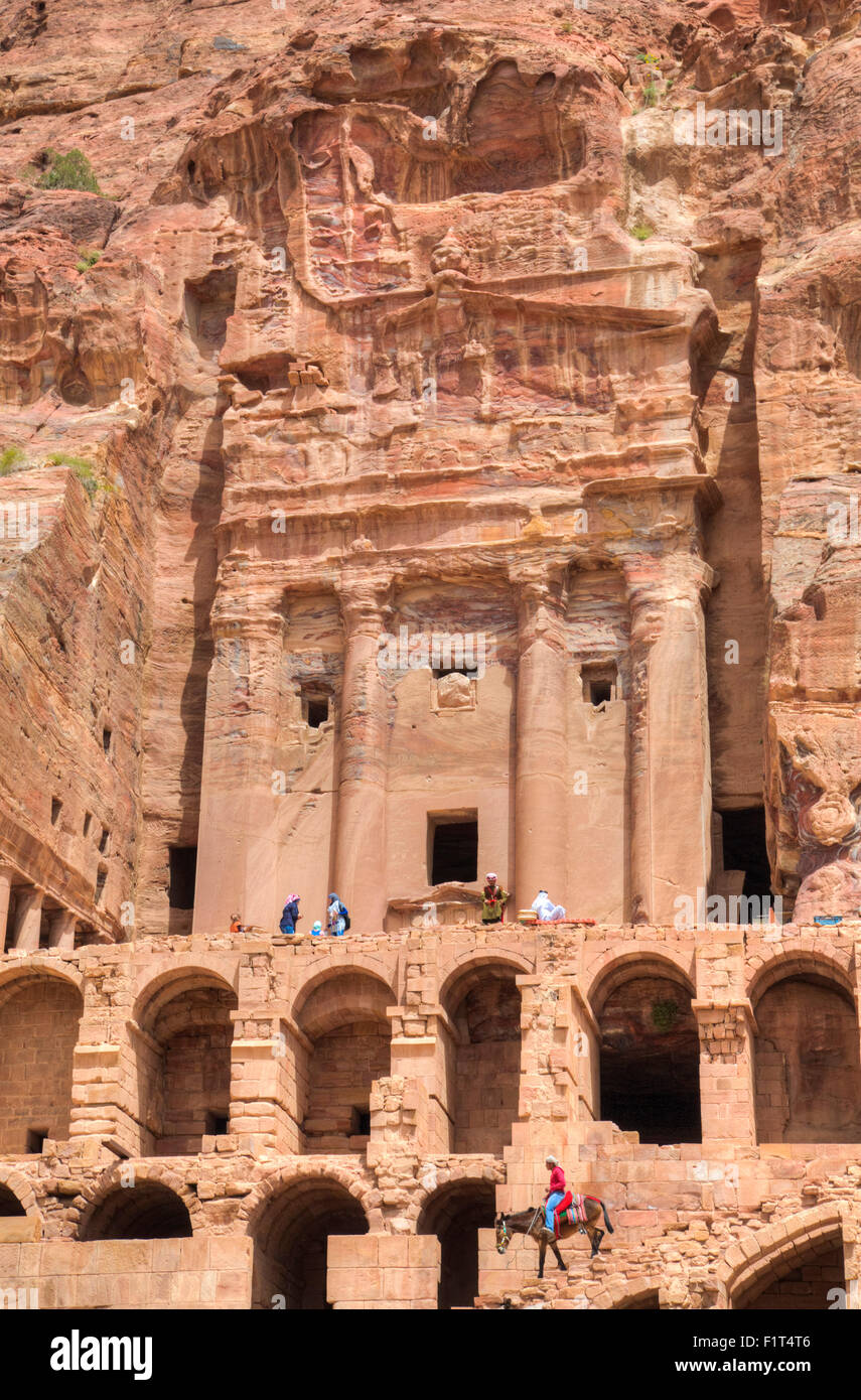 Tomba di URN, Tombe Reali, Petra, Sito Patrimonio Mondiale dell'UNESCO, Giordania, Medio Oriente Foto Stock