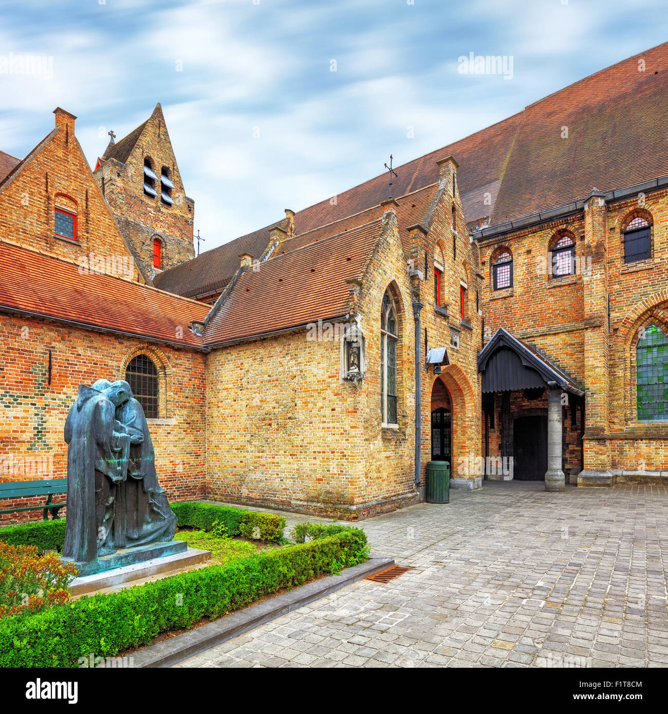 Brugge Oud Sint Janshospitaal e Chiesa di Nostra Signora Foto Stock