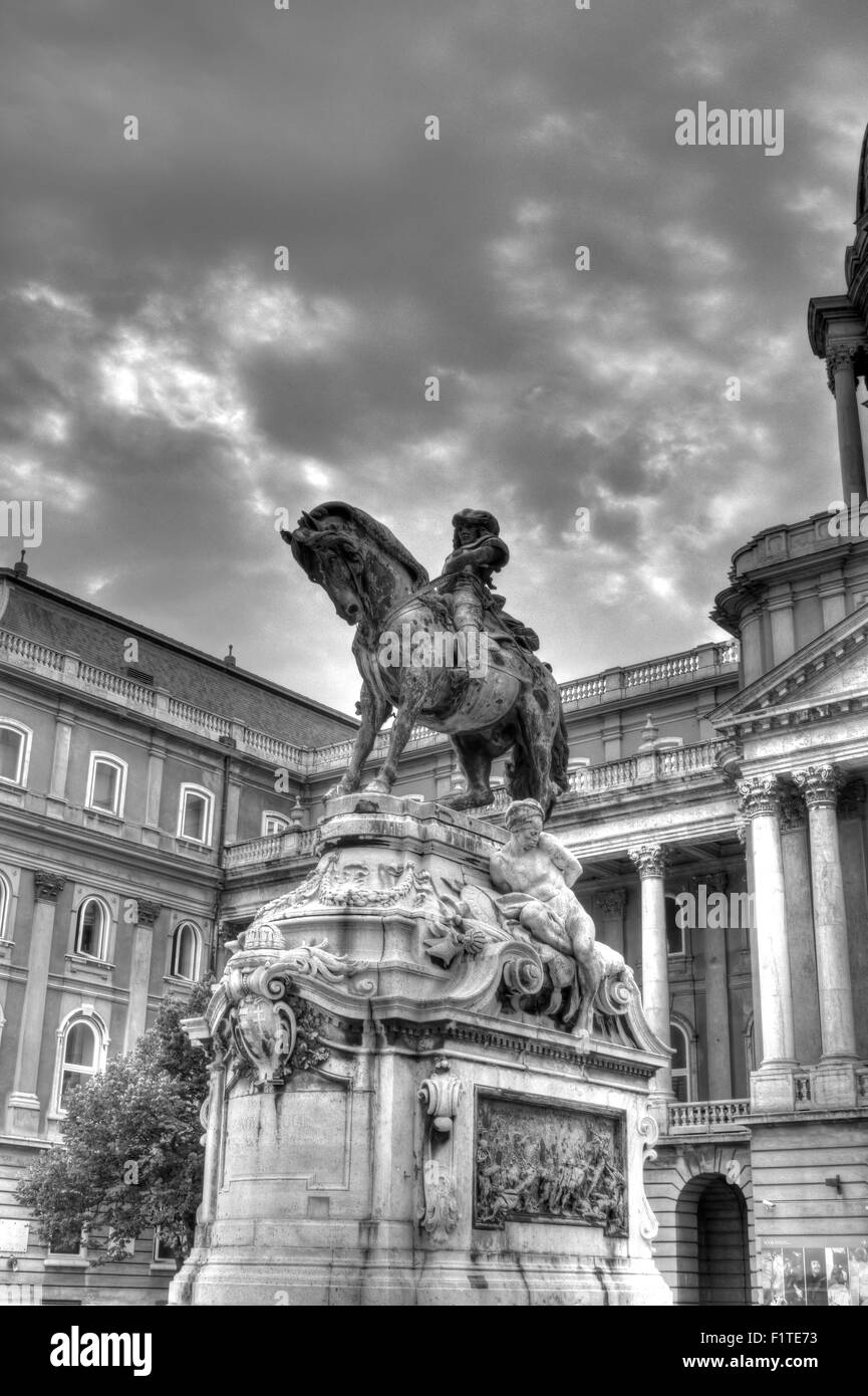 Horseherd statua nel Castello di Buda in Ungheria shot in HDR Foto Stock