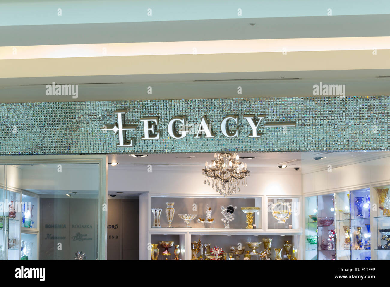Negozio di legacy a Suria KLCC Shopping Centre in la Petronas Twin Towers, Kuala Lumpur, Malesia Foto Stock