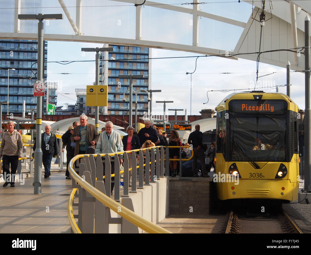 Manchester metrolink ticket machine immagini e fotografie stock ad alta ...