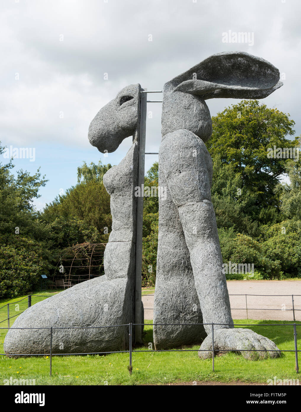 Sophie Ryder a Yorkshire Sculpture Park ( YSP ) nella zona ovest di Bretton, Wakefield West Yorkshire England Regno Unito Foto Stock