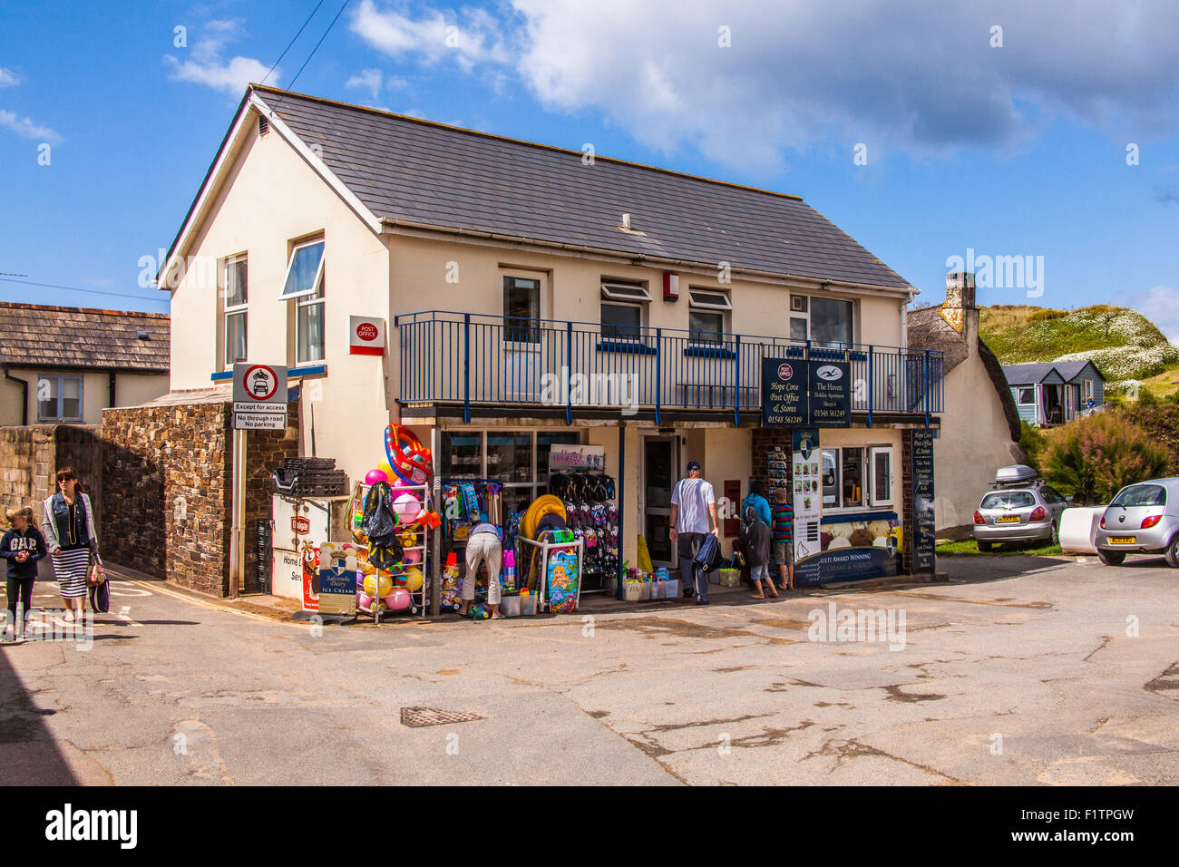 Il villaggio di post office a Hope Cove, Devon , in Inghilterra, Regno Unito. Foto Stock