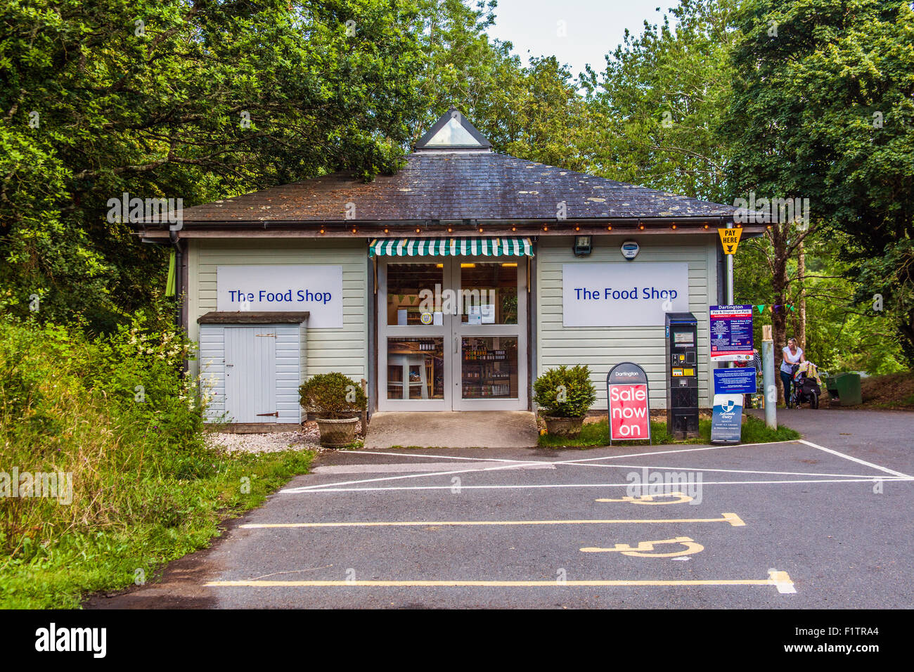 Il negozio di alimentari a Dartington ,Sidro Premere Centro, Dartington, South Devon, Inghilterra, Regno Unito. Foto Stock