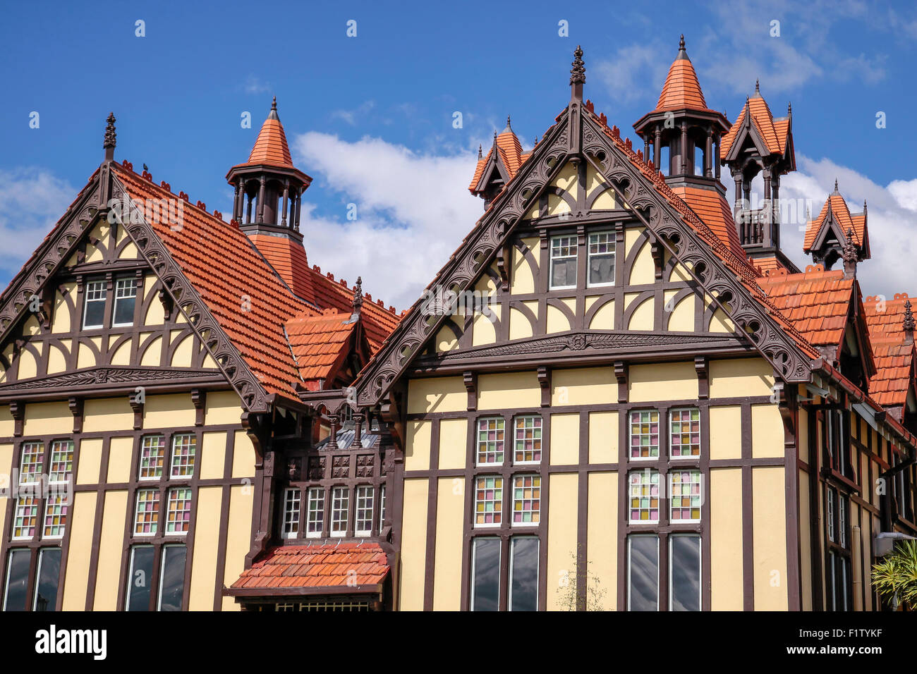 Ex Bath House Tudor torri, Rotorua, Nuova Zelanda Foto Stock