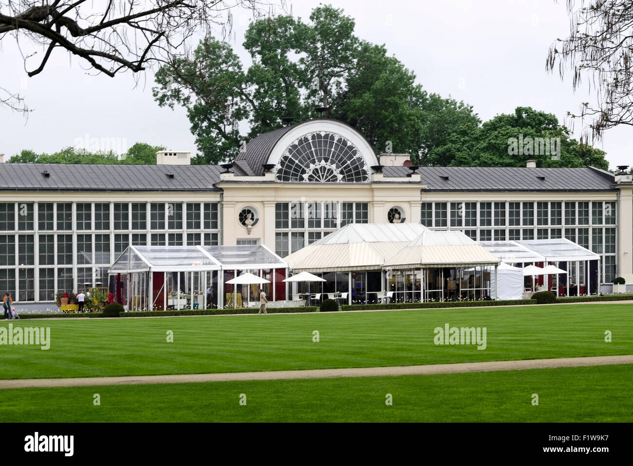 La nuova Orangerie al ristorante Belvedere, Lazienki Park di Wilanow distretto di Varsavia, Warszawa, Polonia, Polska, Europa UE Foto Stock