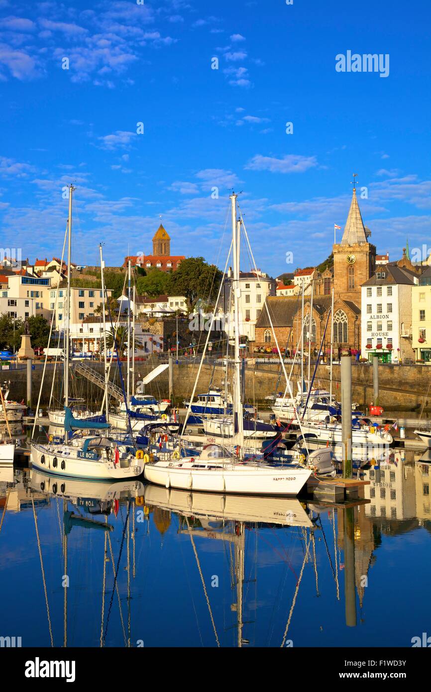 St Peter Port Harbour, Guernsey, Isole del Canale Foto Stock