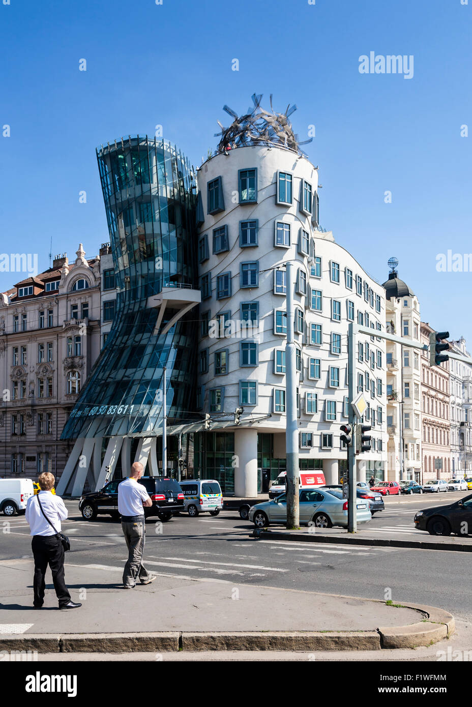 La Casa danzante progettato da Frank Gehry, Praga, Repubblica Ceca. Foto Stock