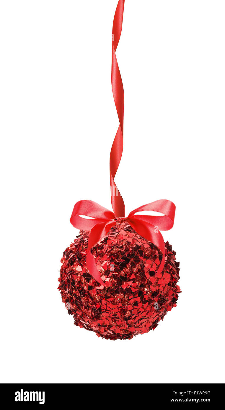 Red palla di Natale con bagliori isolati su uno sfondo bianco. Foto Stock