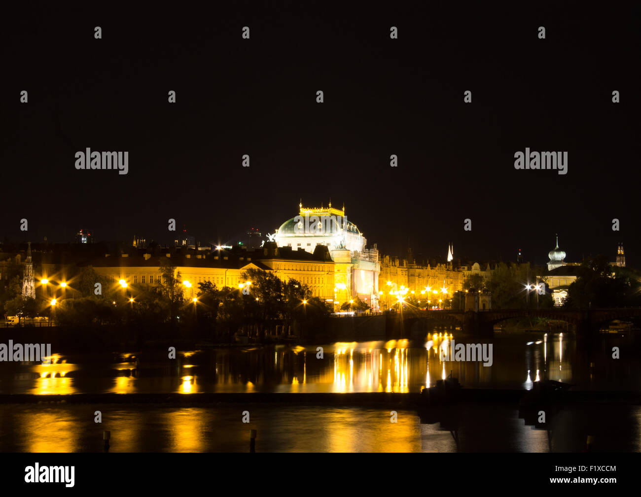 Paesaggio urbano di Praga di notte. Praga, Repubblica Ceca. Foto Stock