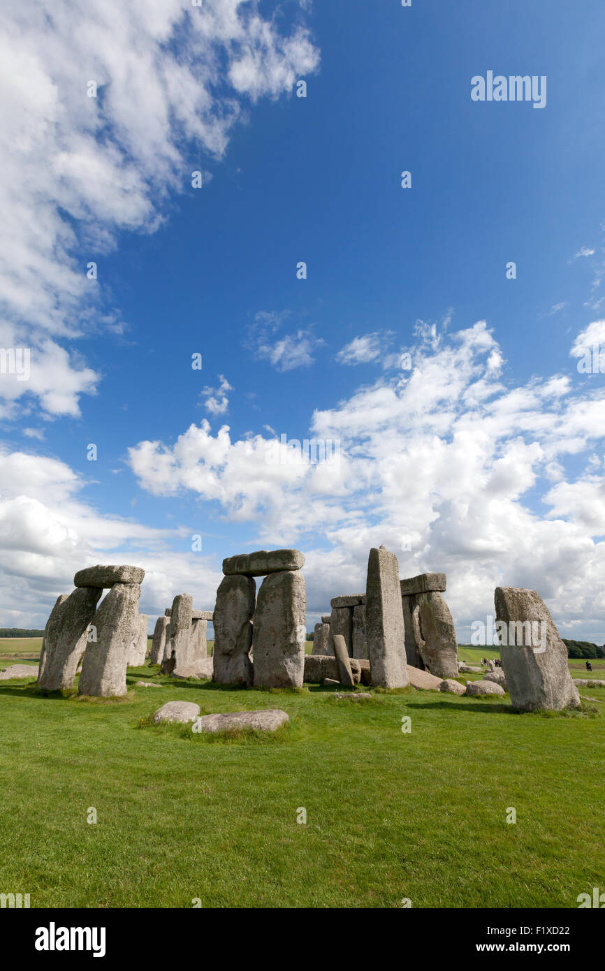 Stonehenge preistorico Monumento neolitico, sito patrimonio mondiale dell'UNESCO, Wiltshire, Inghilterra REGNO UNITO Foto Stock