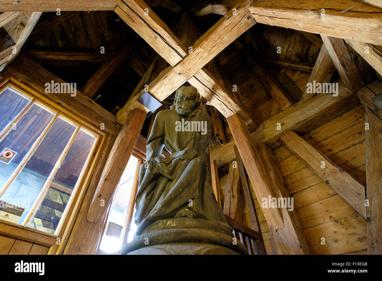 Statua dentro la Torre del Ponte della Città Vecchia di Praga, Repubblica Ceca, Europa Foto Stock