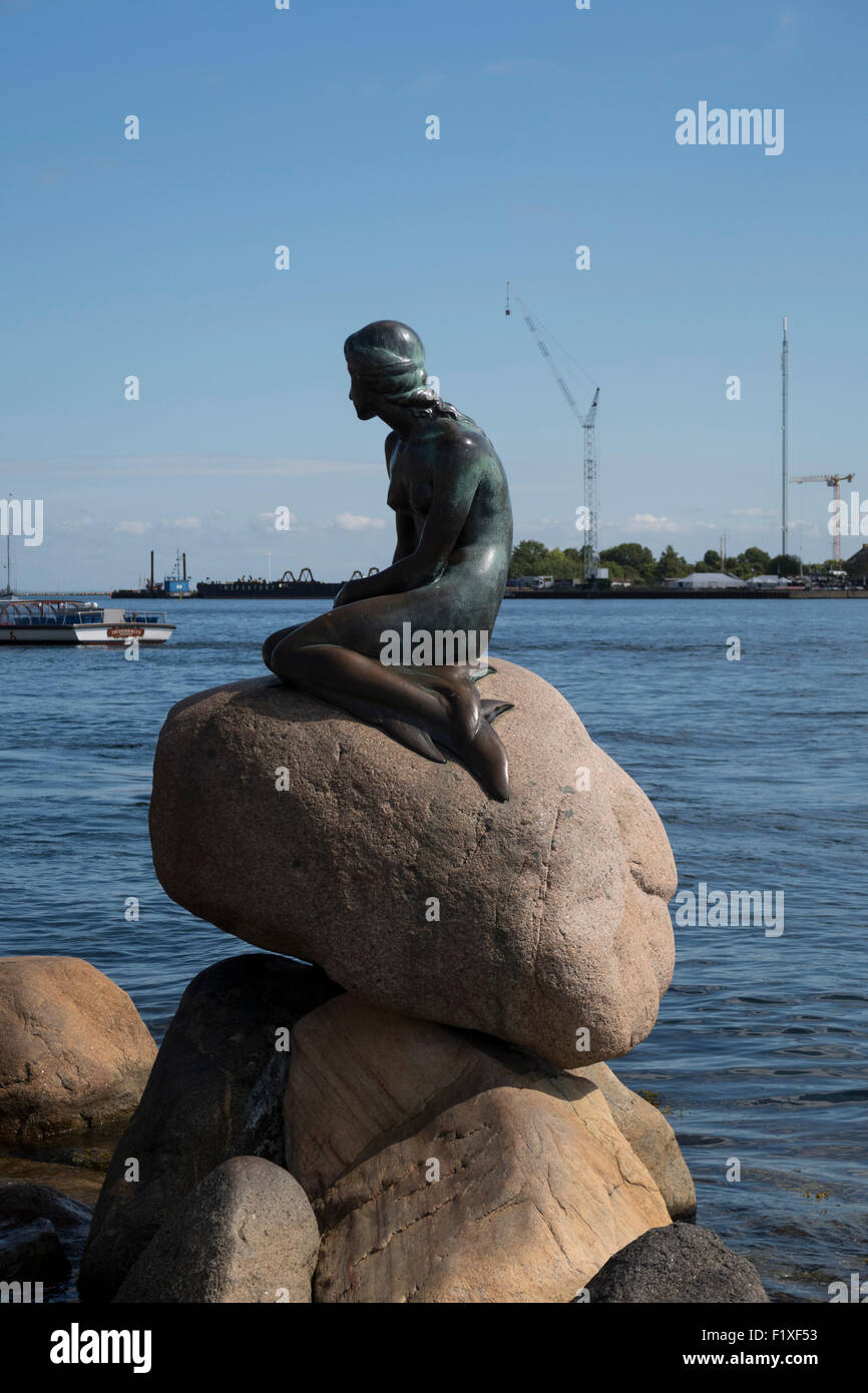 La statua della Sirenetta a Copenhagen, in Danimarca, in Europa Foto Stock