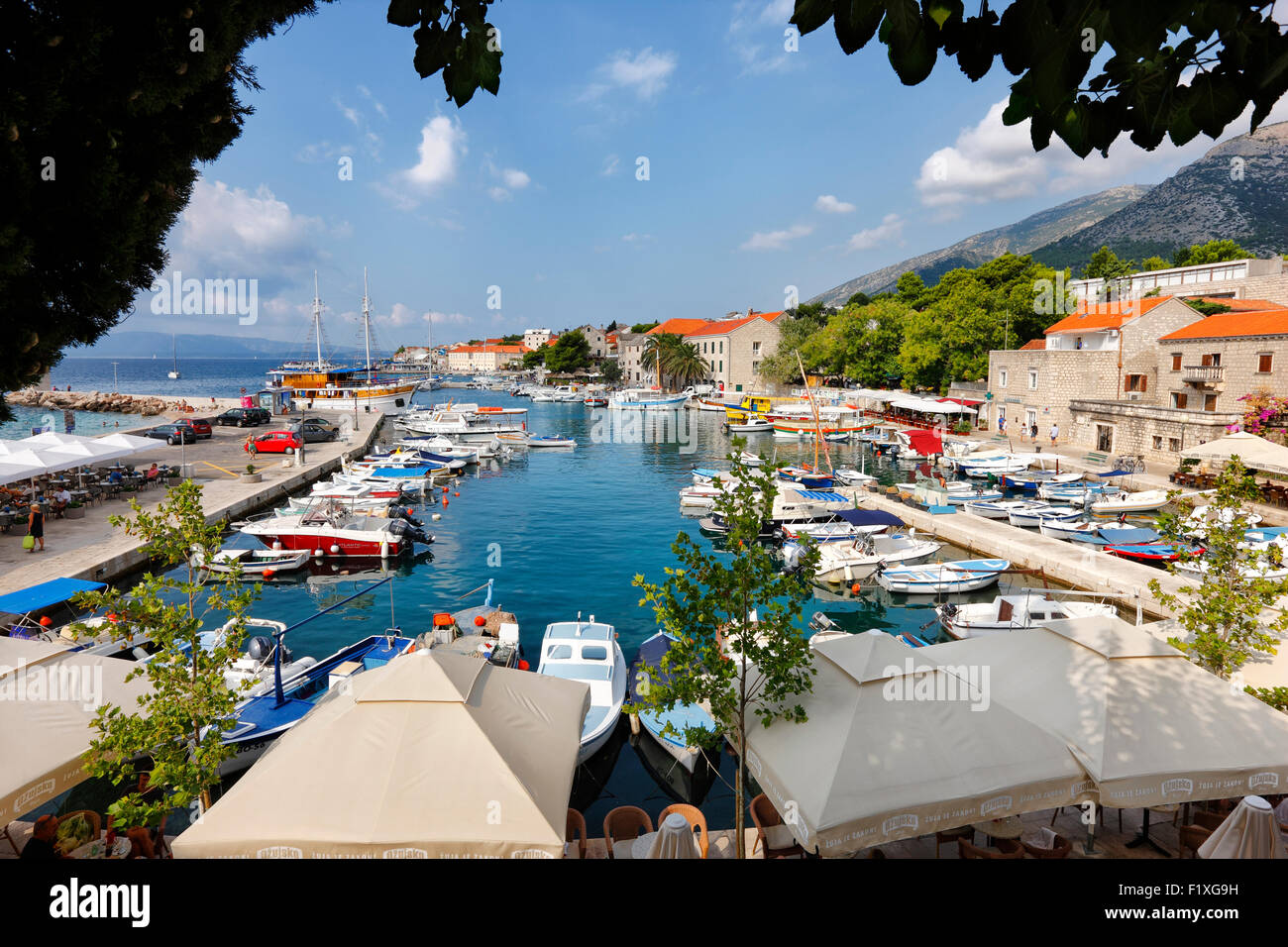 Porto di Bol città sull isola di Brac, Croazia. Foto Stock