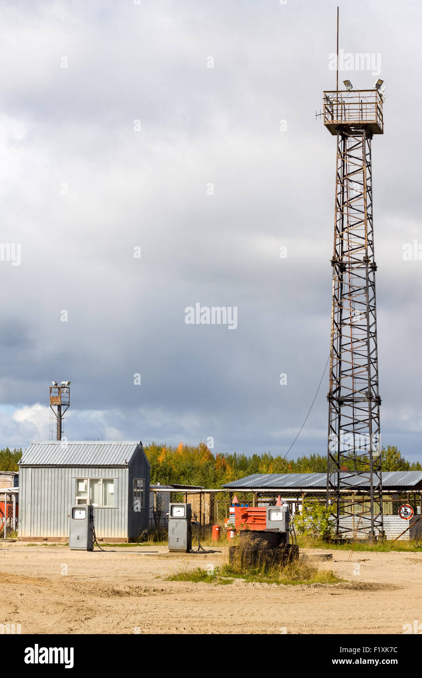 Vecchia Stazione di gas vicino petchora città nella Repubblica di Komi. La Russia Foto Stock