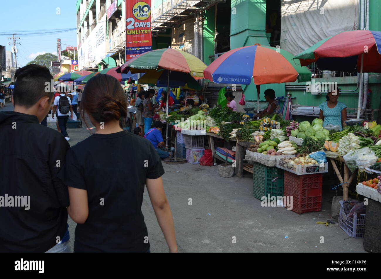 Il luogo di mercato inTugeogharo del Nord la maggior parte delle stato di thePhilippines.strade bancarelle che vendono di tutto da qualche verdura fresca, frutta Foto Stock