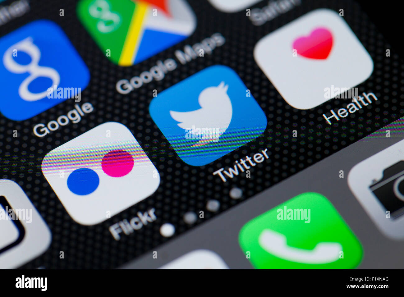 L'app Twitter icona sulla schermata di iPhone - USA Foto Stock