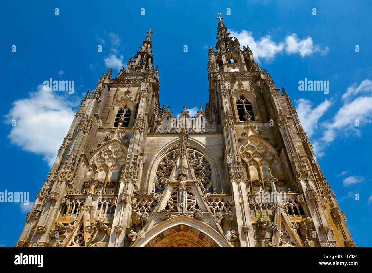 Francia, Marne, l'Epine, fermata sulla via di San Giacomo sono classificati come patrimonio mondiale dall'UNESCO, la basilica di Notre Dame Foto Stock