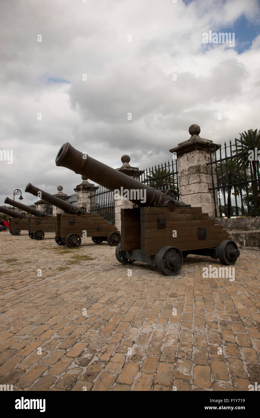 La storia,l'Avana, Cuba, il cannone Foto Stock