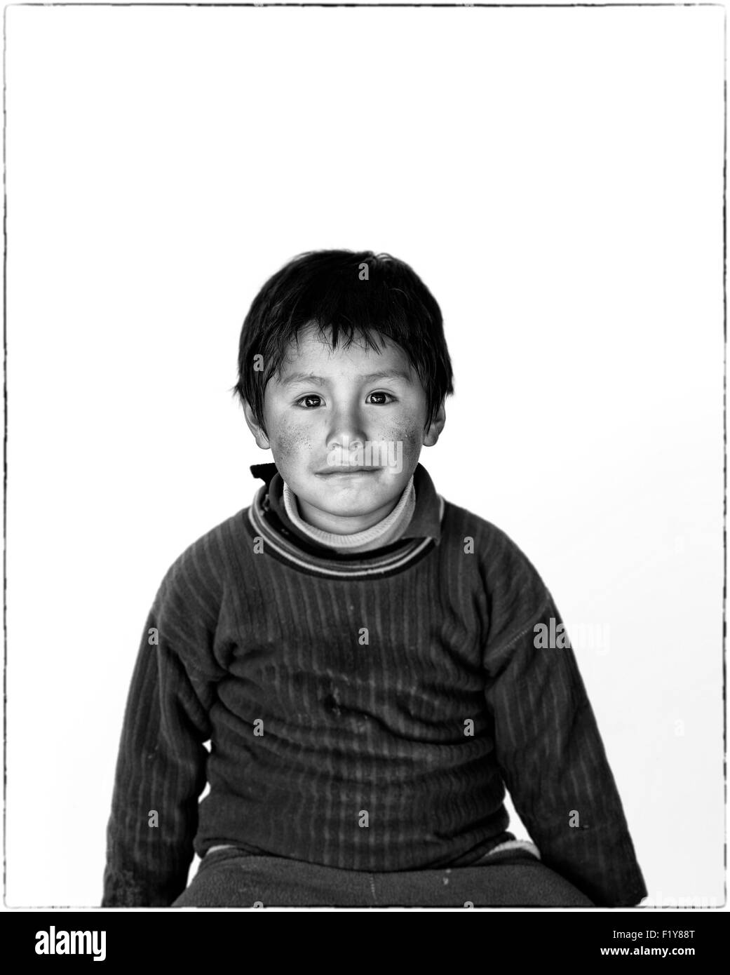 Il Perù, Provincia di Cuzco, Cuzco, Yerson Cusi, uno dei figli di uno dei 5 centri educativi gestiti dalla Ninos Unidos Peruanos Charitable Foundation che è in carica di 600 bambini di strada e fornisce istruzione, cura e alimentari Foto Stock