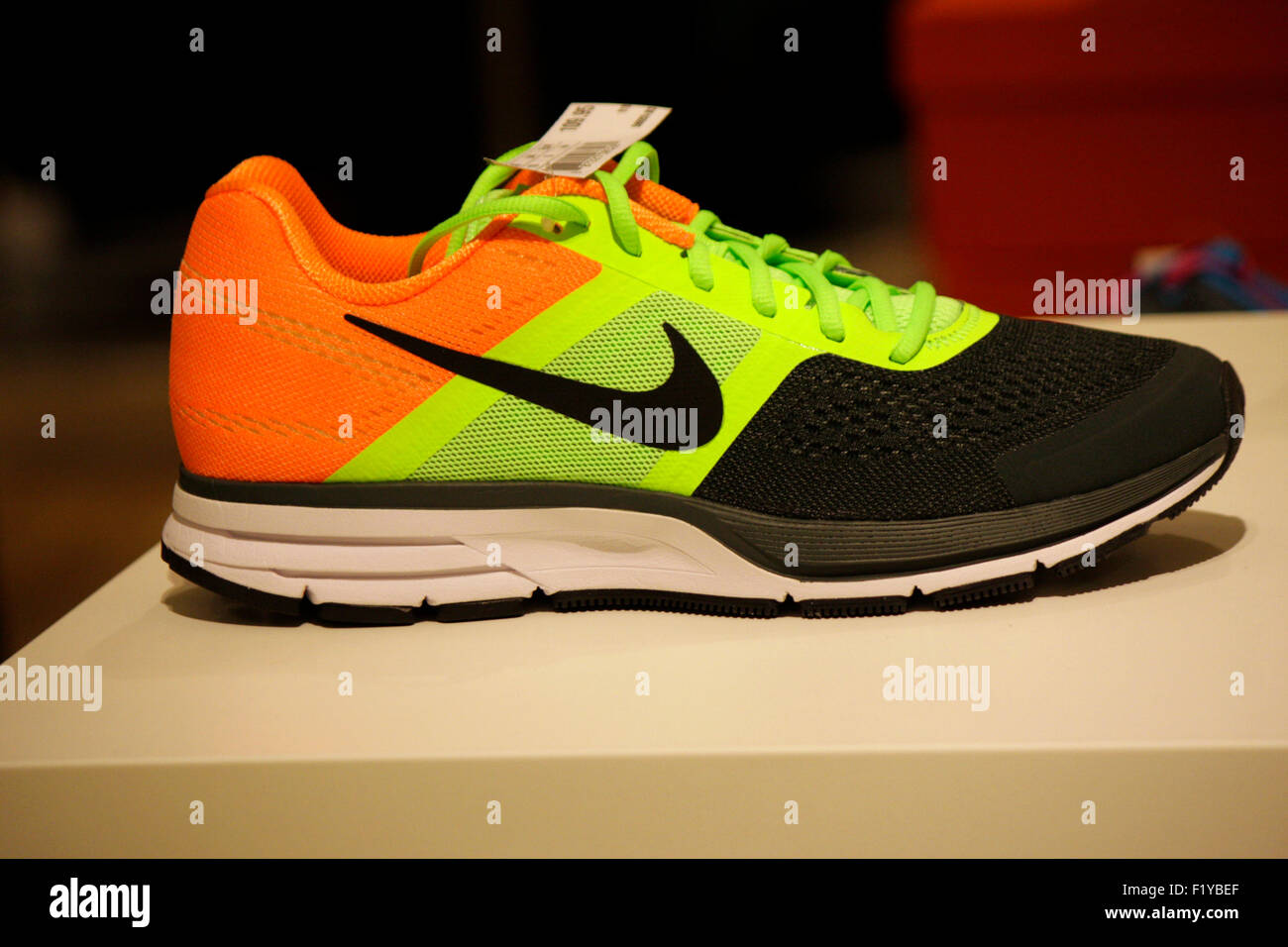 Markenname: ein " Nike " Sportschuh, Dezember 2013, Berlino. Foto Stock