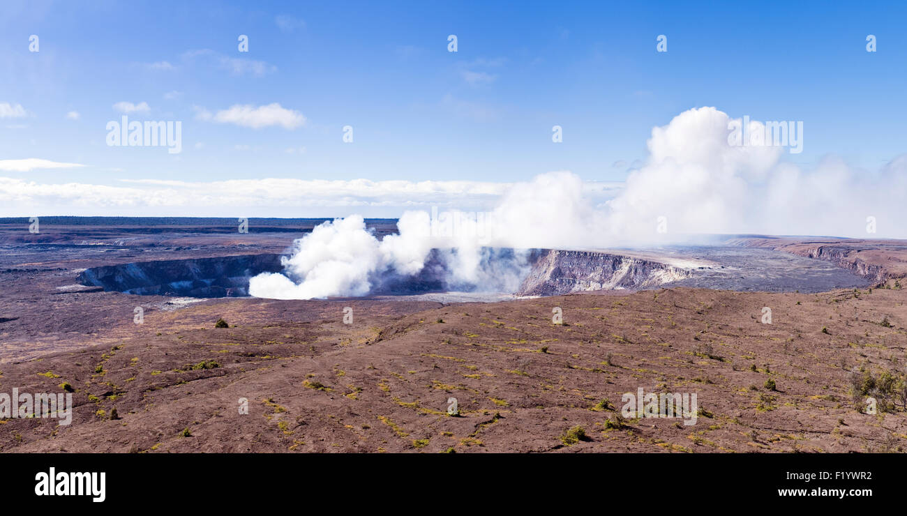 Panorama del cratere Halemaumau vulcano durante una fase attiva Foto Stock