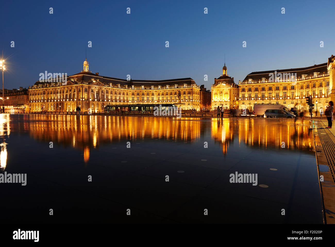 Place de la Bourse di notte, Bordeaux, Gironde, Aquitania, in Francia, in Europa Foto Stock