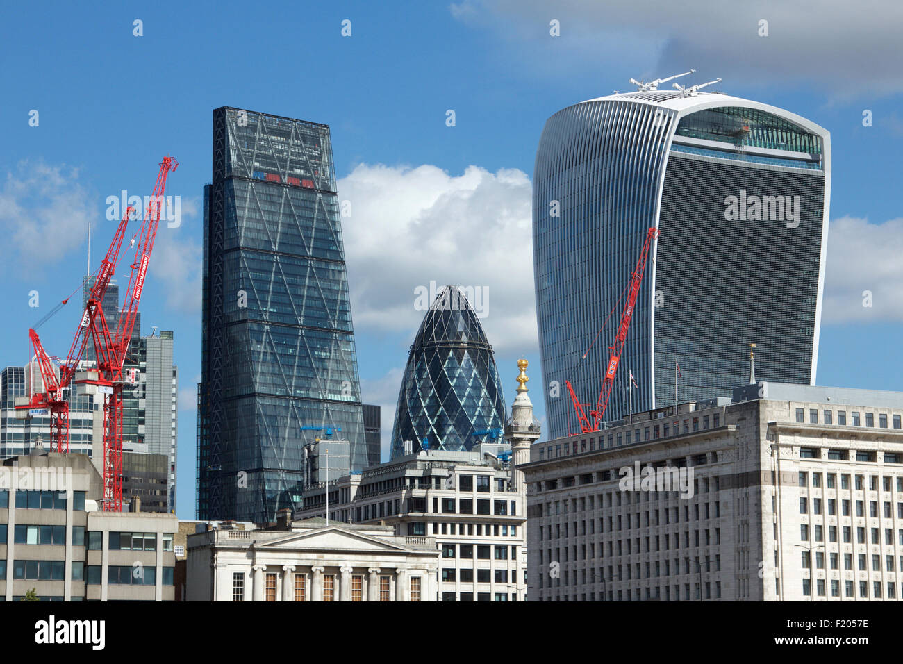 La città di Londra che include il 'Cheesegrater', 'Gherkin' e il 'Walkie talkie' Foto Stock