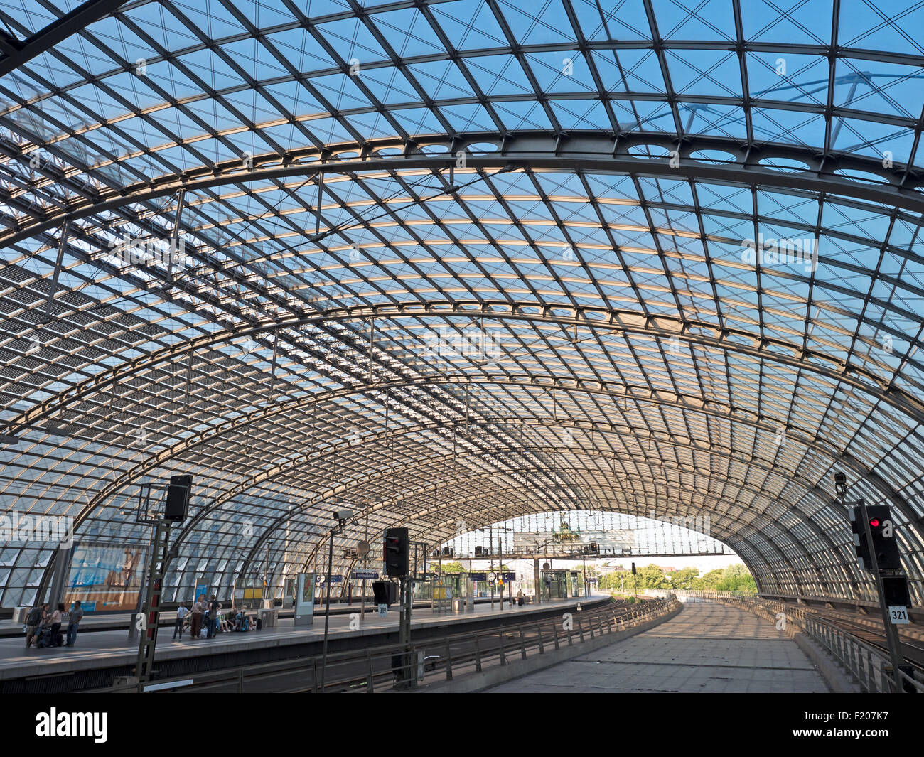 Hauptbahnhof di Berlino Foto Stock