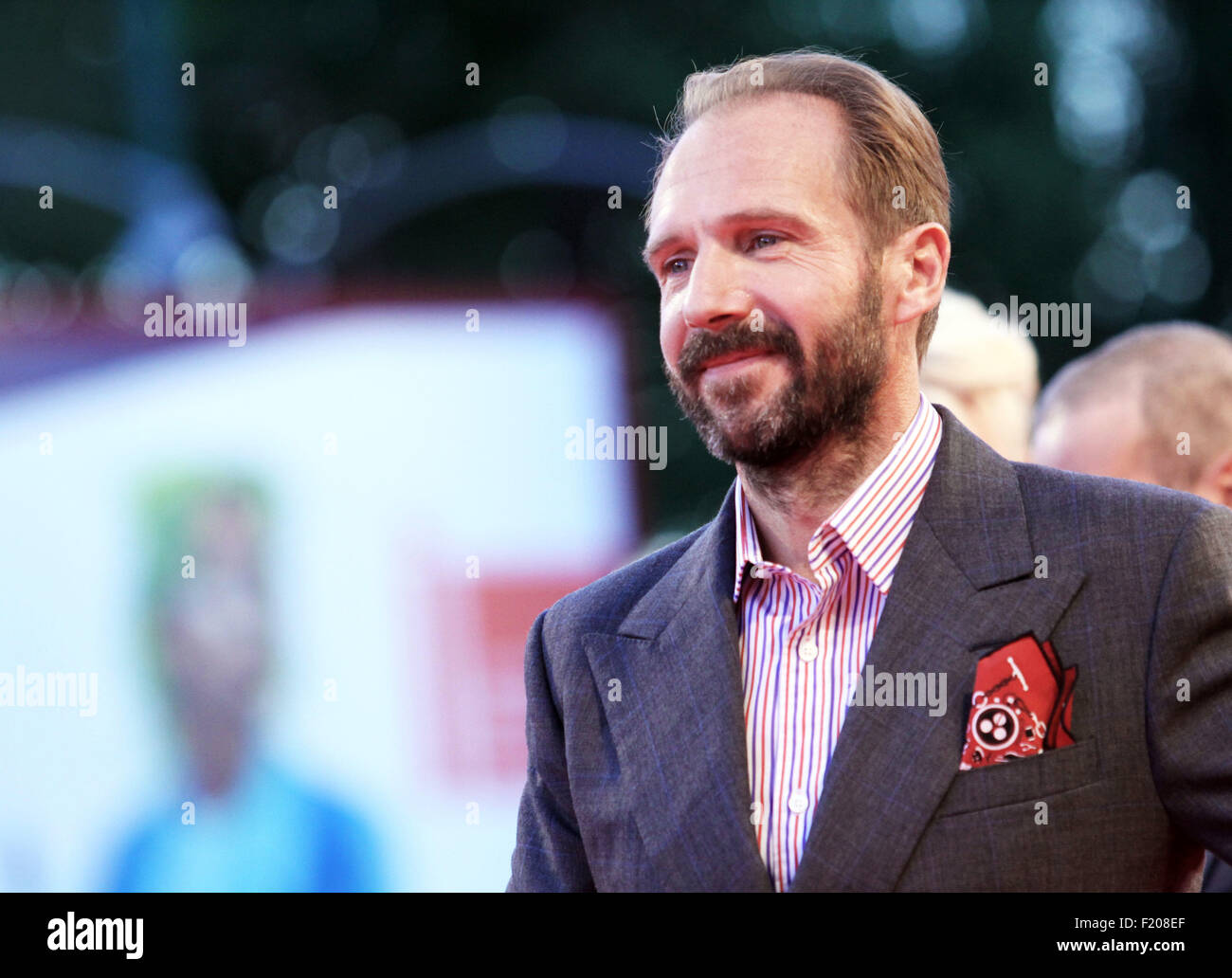 Attore Ralph Fiennes al tappeto rosso del film "Un grande splash' (direttore Luca Guadagnino presentato al 72th Venice International Film Festival Settembre 6, 2015 a Venezia, Venezia, Italia Credit © Ottavia Da Re/Sintesi/Alamy Live News Foto Stock