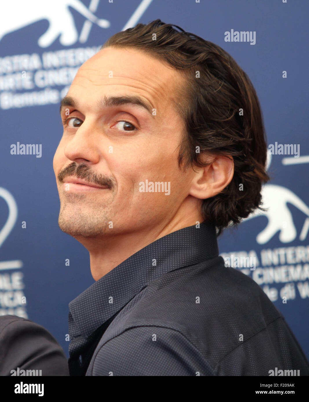 Venezia, Italia. 8 Settembre, 2015. L'attore Pier Giorgio Bellocchio al photocall del film 'sangue del mio sangue" presentato al 72th Venice International Film Festival Settembre 8, 2015 a Venezia, Venezia, Italia Credito Credito: Ottavia Da Re/Sintesi/Alamy Live News Foto Stock