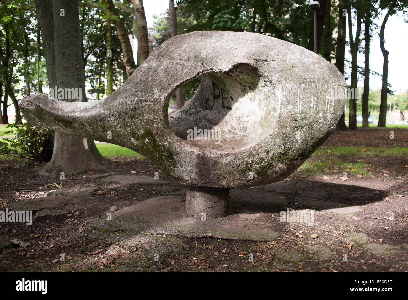 Riprodurre la scultura in cemento di Giovanni Bridgeman installato nel 1960 a Birmingham, grado 2 elencati nel 2015 Foto Stock