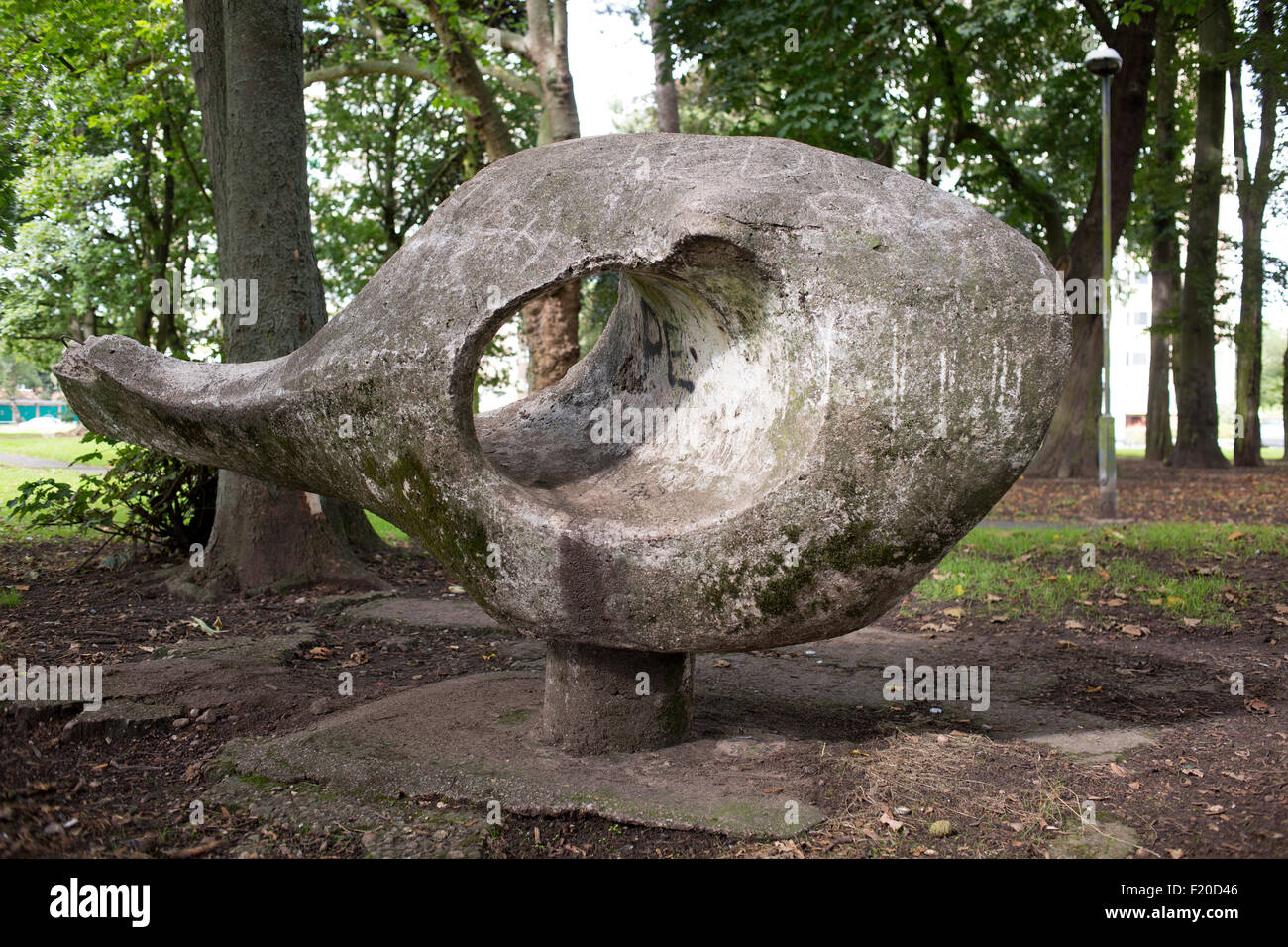 Riprodurre la scultura in cemento di Giovanni Bridgeman installato nel 1960 a Birmingham, grado 2 elencati nel 2015 Foto Stock