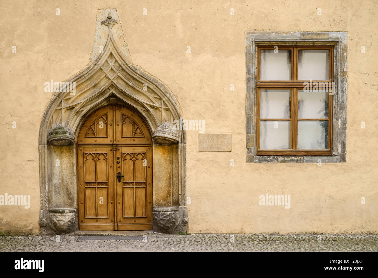 Germania, Sassonia Anhalt, Lutherstadt Wittenberg, la Lutherhaus, Lutero di residenza fino alla sua morte nel 1546, ornati porta. Foto Stock